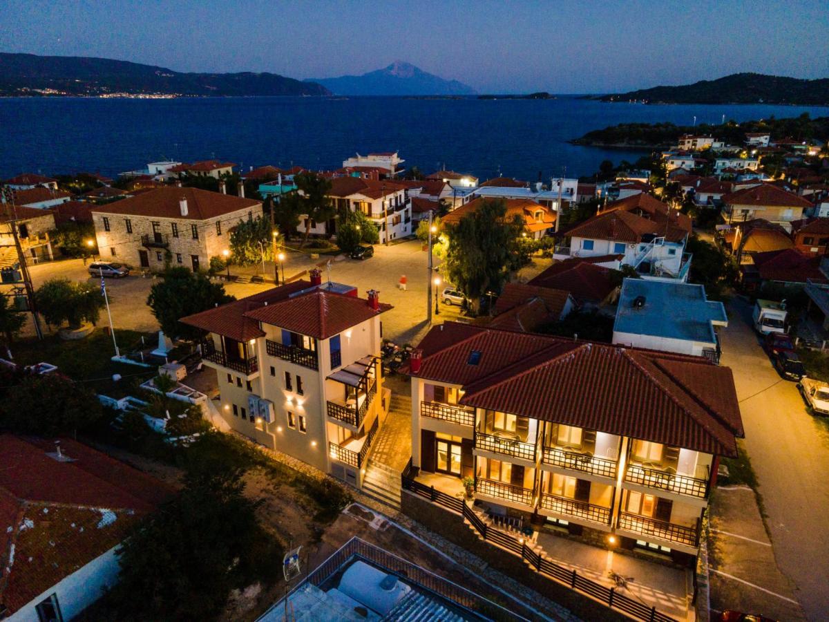 Helianthus Guesthouse Amoliani Exterior foto