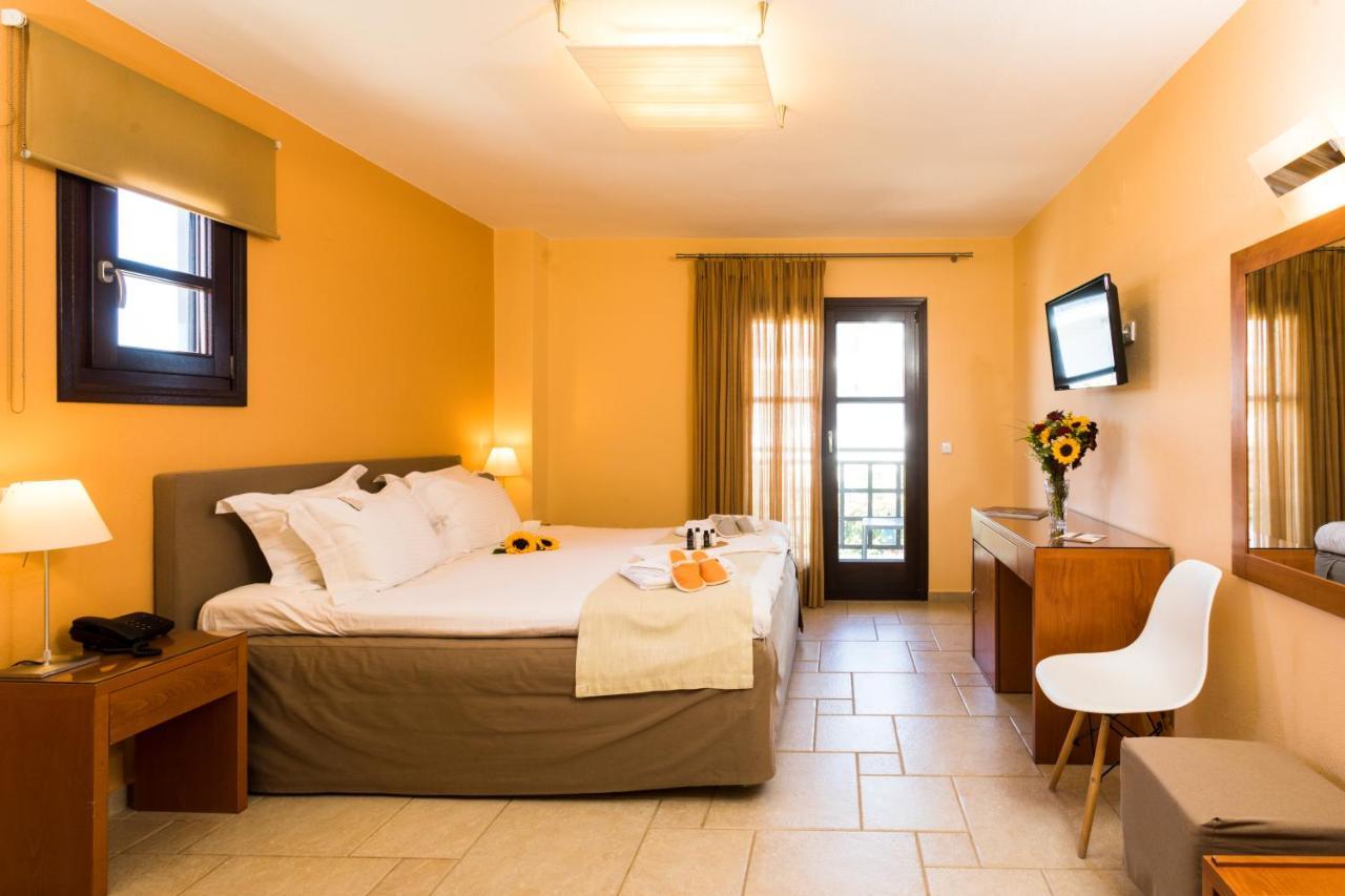 Helianthus Guesthouse Amoliani Exterior foto