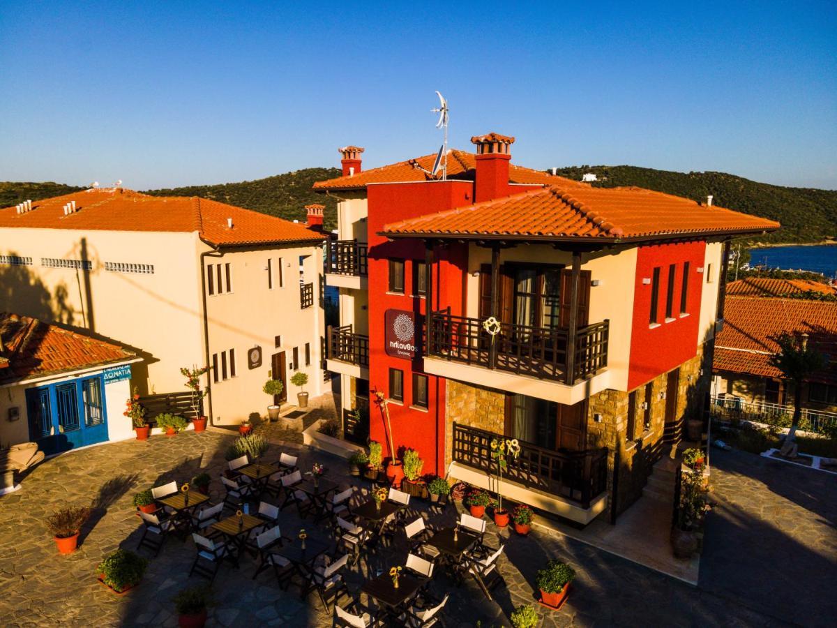 Helianthus Guesthouse Amoliani Exterior foto